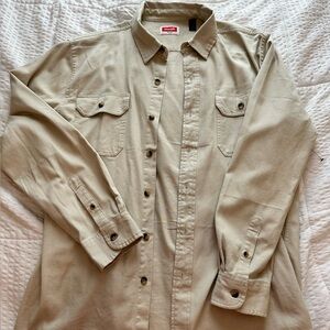 (SOLD ON ANOTHER PLATFORM) Men’s Wrangler Khaki Button Down Long Sleeve Shirt